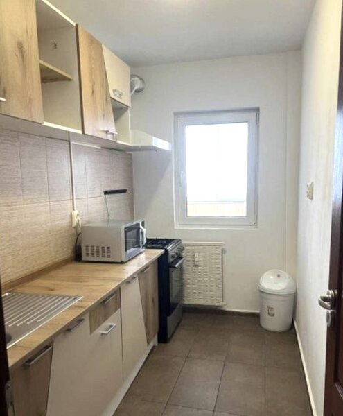 Titan, Iris Mall, Auchan Titan, Circa 13, decomandata, bloc mixt,